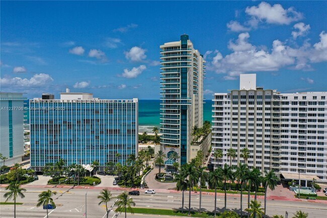 Foto del edificio - 5025 Collins Ave