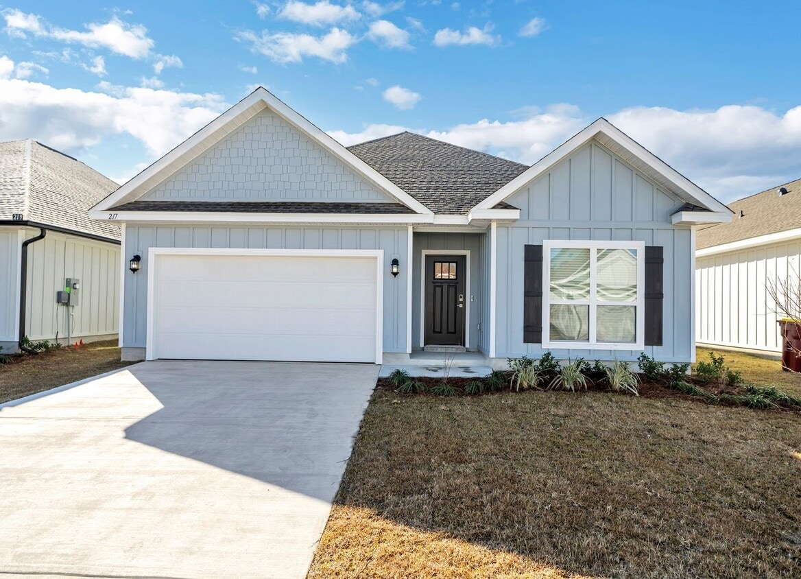 Foto principal - BRAND NEW!! 4bed/2bath Craftsman home