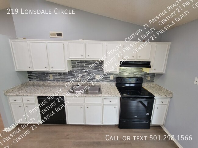 Foto del edificio - 219 Lonsdale Cir