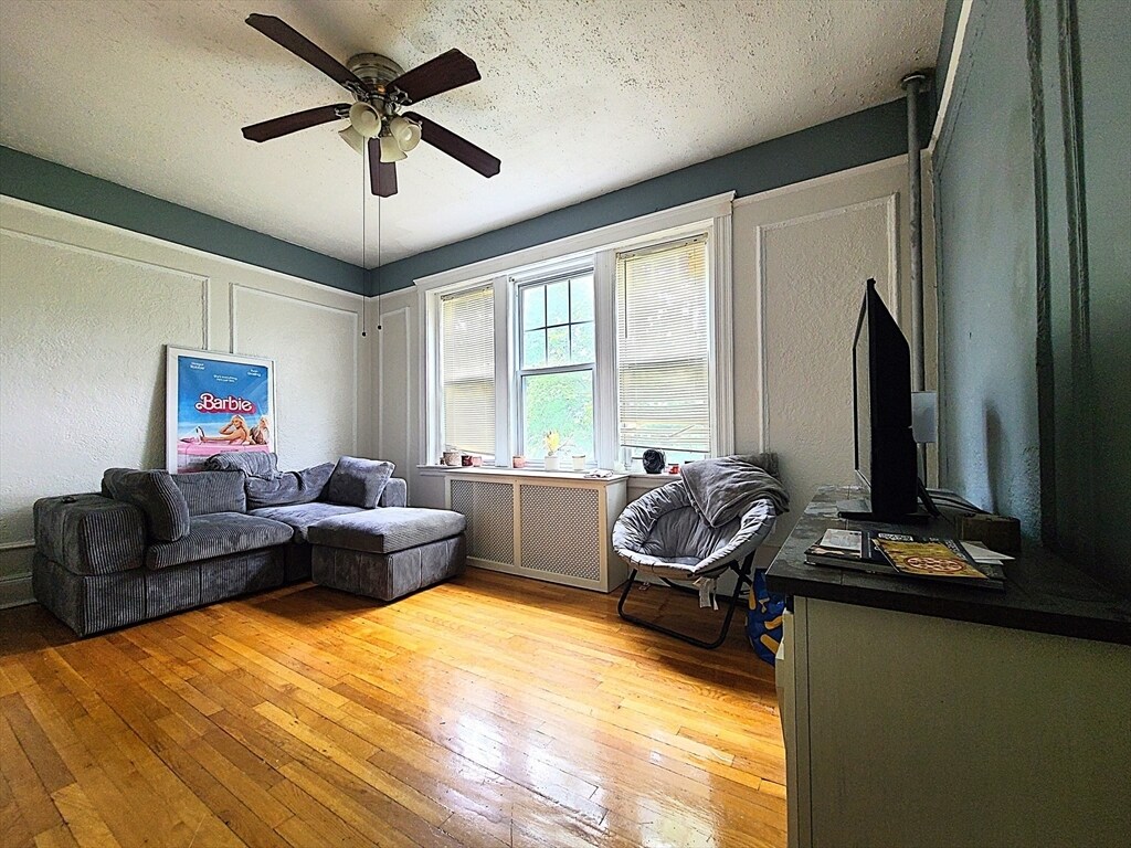 Foto principal - 1691 Commonwealth Ave