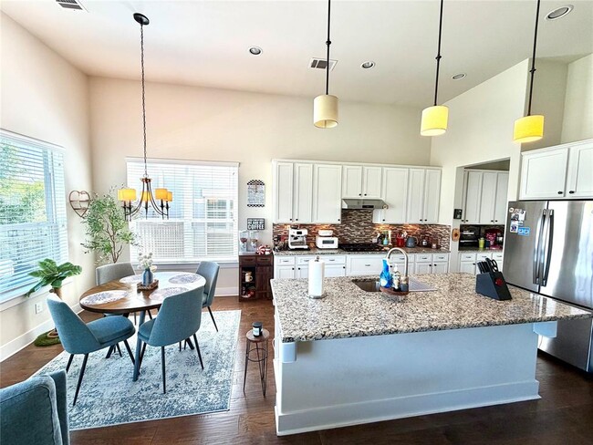 Foto del edificio - 13701 Ronald Reagan Blvd