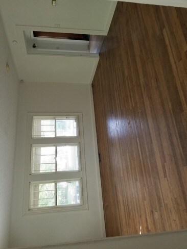 Foto del edificio - 114 W Lindburg St