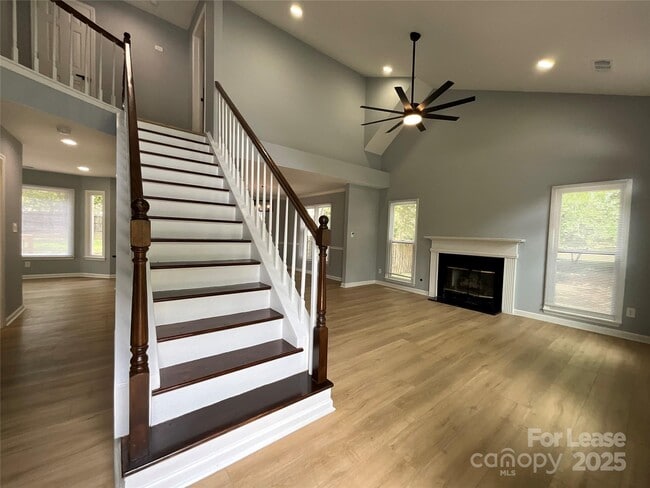 Building Photo - 8733 Canter Post Dr