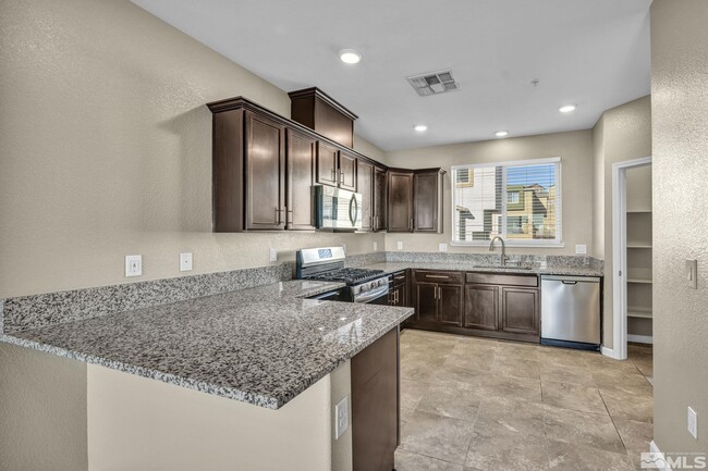 Foto del edificio - 3197 Sterling Ridge Cir