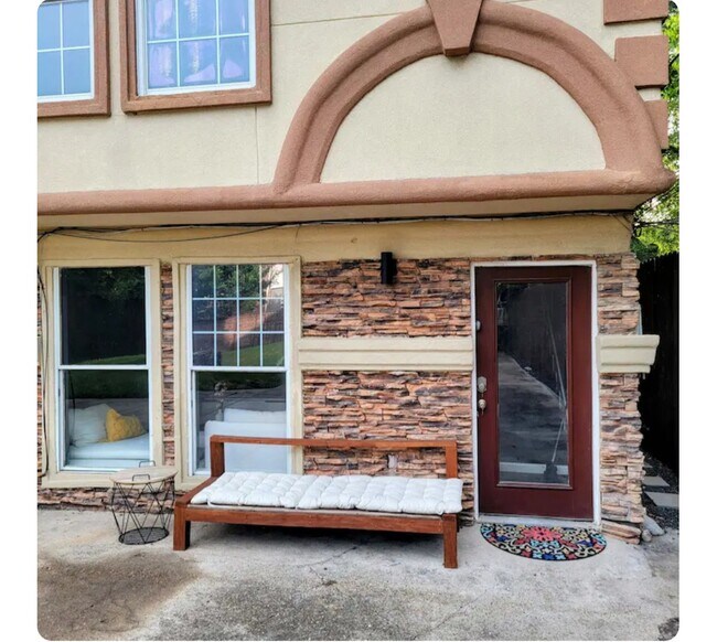 Foto del edificio - 6222 Foster St