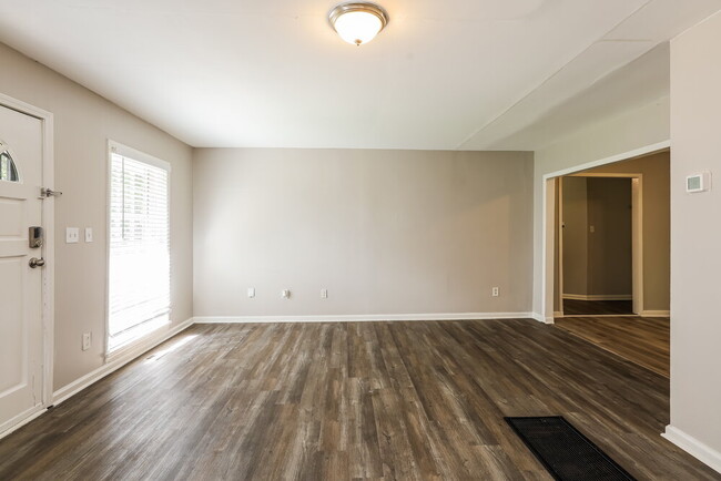 Building Photo - 842 Bonneville Terrace NW