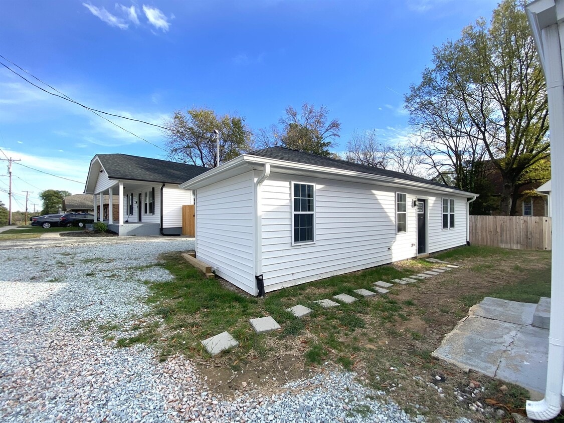Photo - 2301 Fayetteville St (Durham, NC)