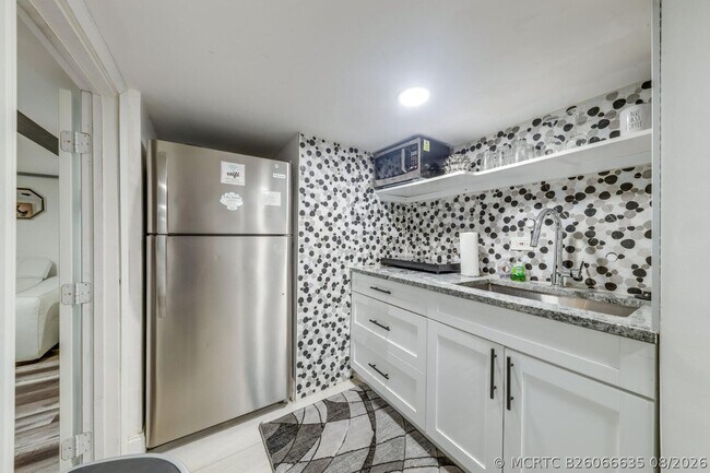 Building Photo - 3609 SW 58th Ave