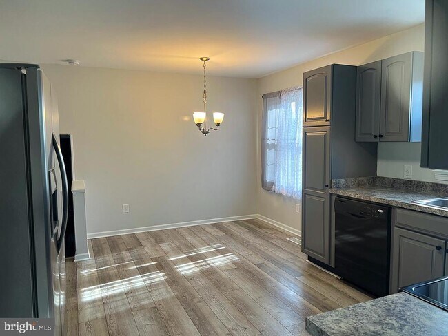 Foto del edificio - 17447 Pelham View Dr