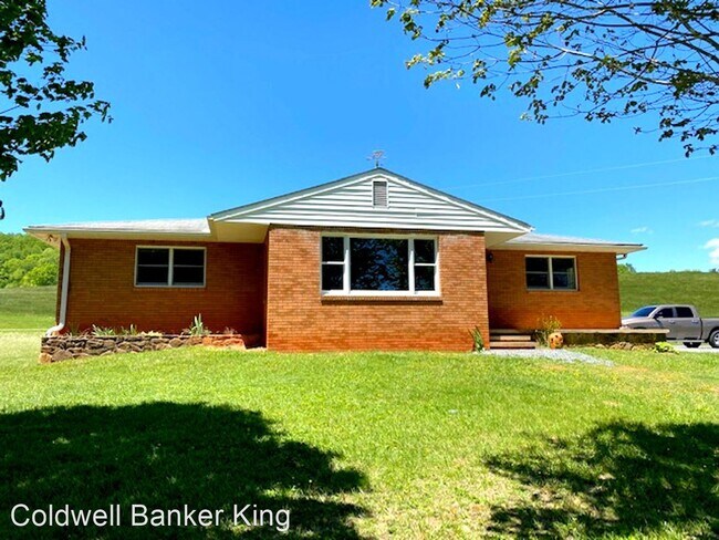 Building Photo - 4 br, 3 bath House - 137 Whitt Rd