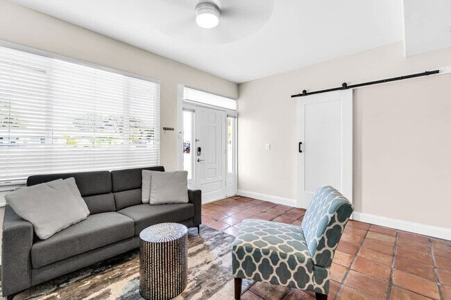 Foto del edificio - 3624 SW 22nd St