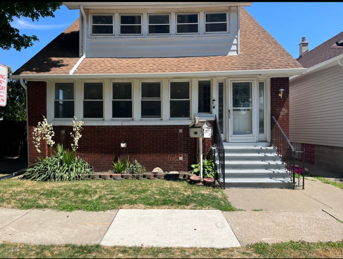 Primary Photo - 375 Genessee St