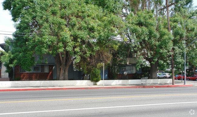 Building Photo - 6600 Woodman Ave