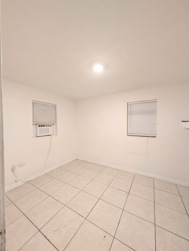 Building Photo - 17 Lenox Ct