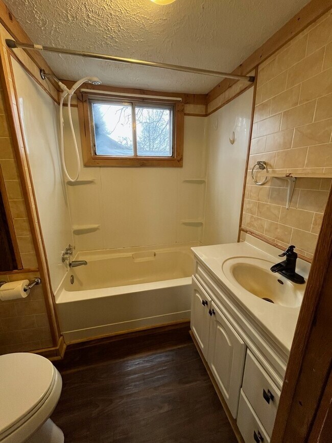 Foto del edificio - 1144 West St