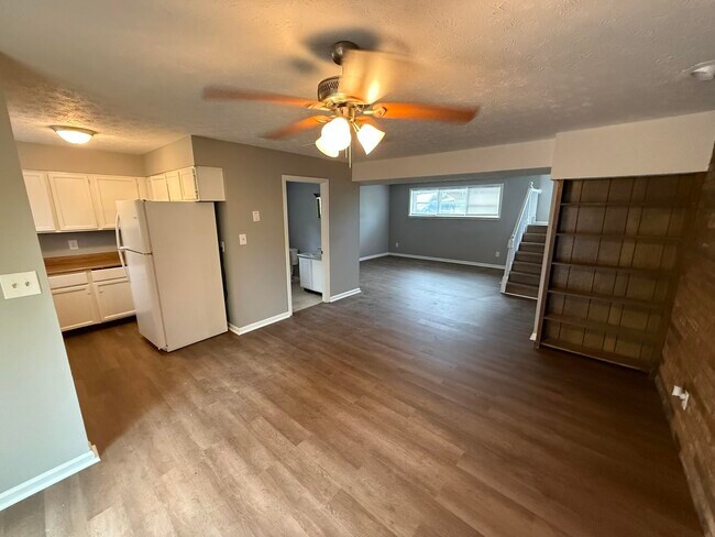 Foto del edificio - 3705 Crosby Dr