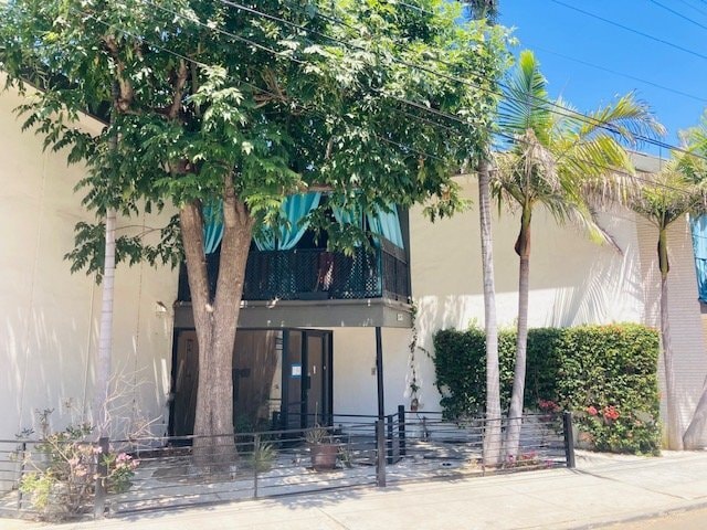 Building Photo - 2135 Ivar Ave