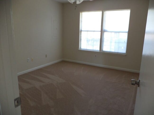 Building Photo - Lovely 3 bedroom in Cherry Acres