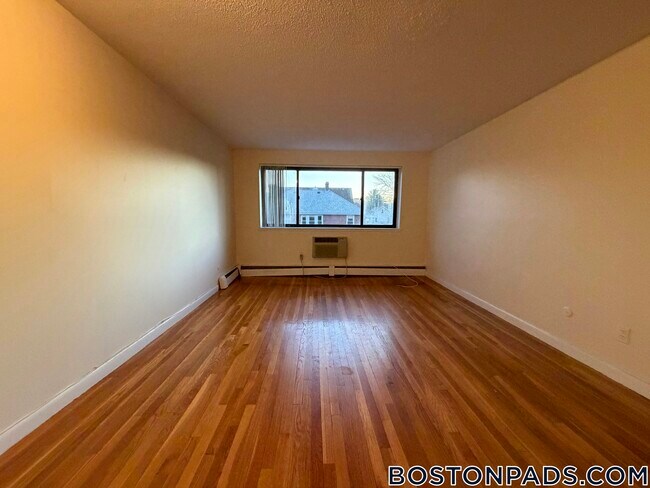 Foto del edificio - 122 Dustin St