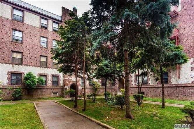 Primary Photo - 61-40 Saunders St