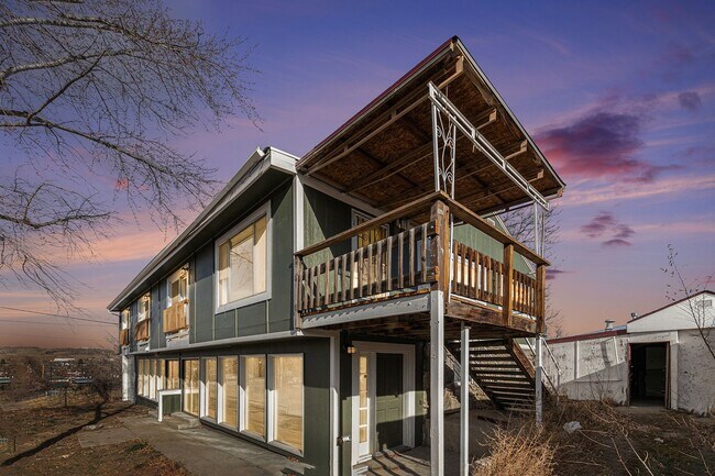 Building Photo - 8th15905