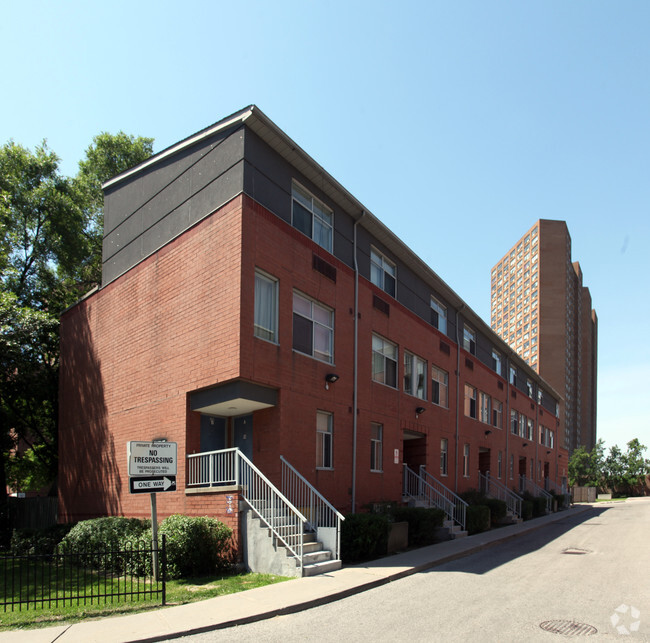 Primary Photo - Perth Avenue Apartments