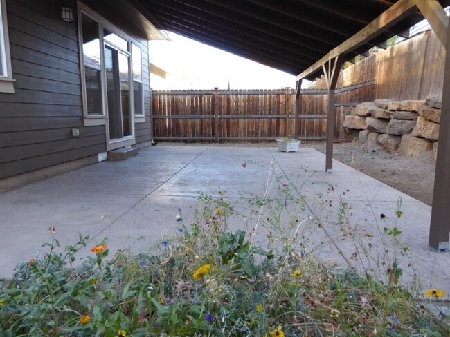 Foto del edificio - 63020 NE Amherst Pl