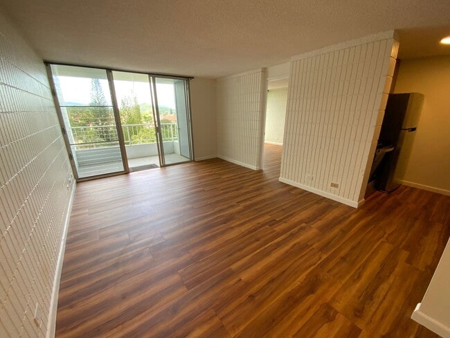 Building Photo - Haiku Hale - 3 bedroom upgraded unit!