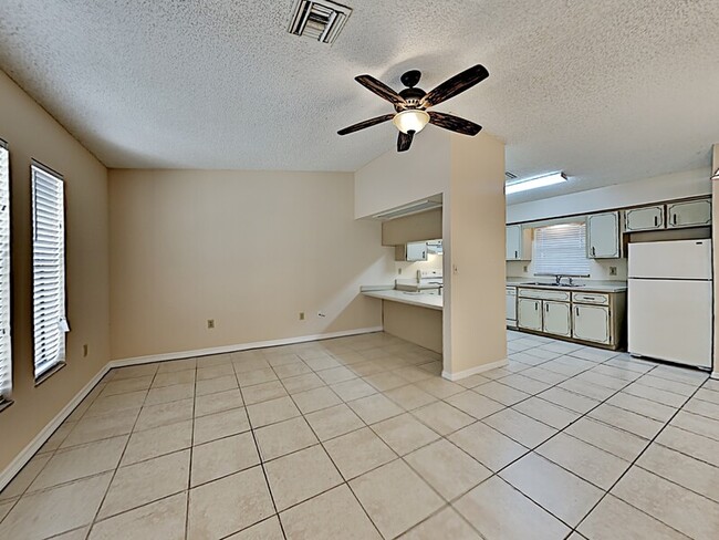 Foto del edificio - 32719 Blossom Ln