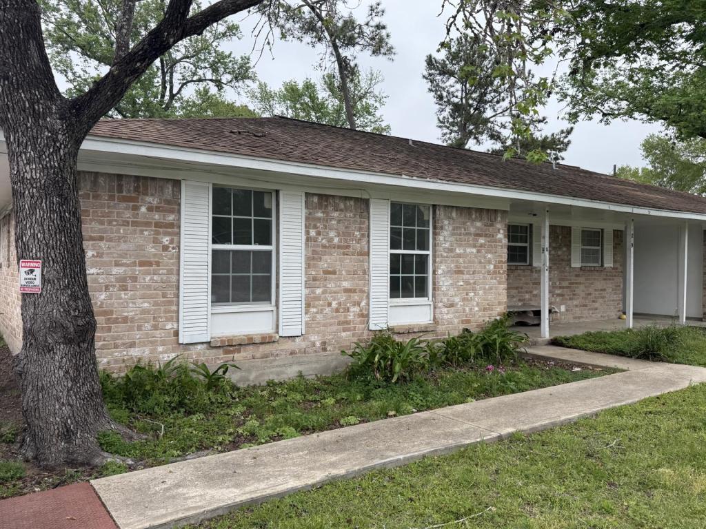 Building Photo - 22189 E Martin Dr