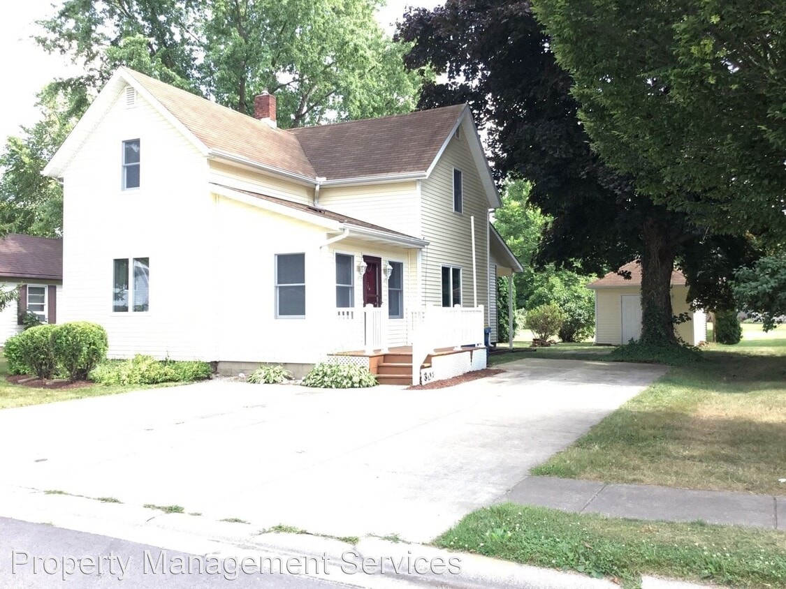 3 br, 1 bath House 303 E Berry St House Rental in Middlebury, IN
