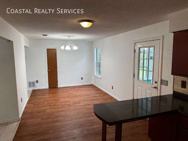 Foto del edificio - 3613 Burton Cir