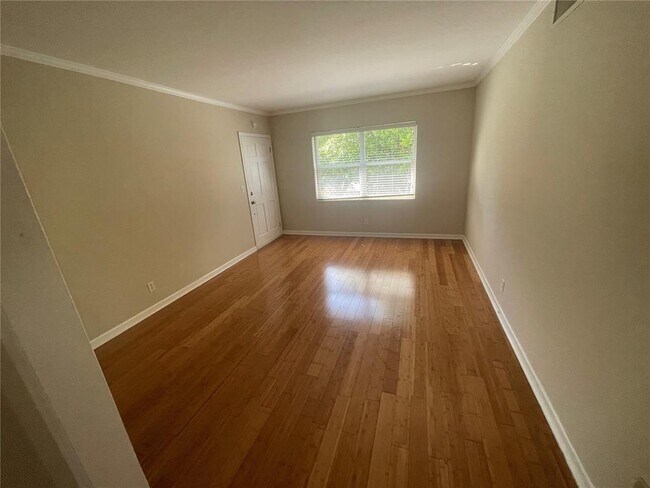 Foto del edificio - 715 NE 91st St