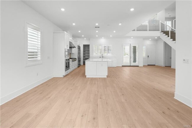 Building Photo - 240 Sora