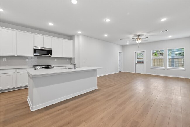 Foto del edificio - 8538 Blueberry Ash St