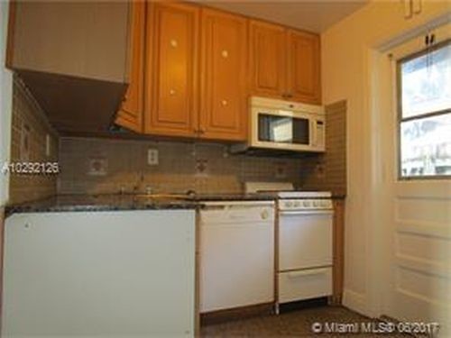 Building Photo - 2039 Taylor St