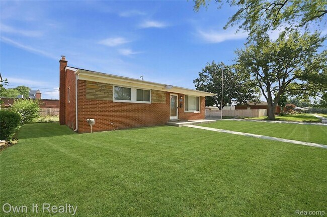 Building Photo - 24985 Mabray Ave
