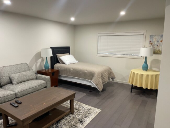 Foto del edificio - 4510 SW Coast Ave