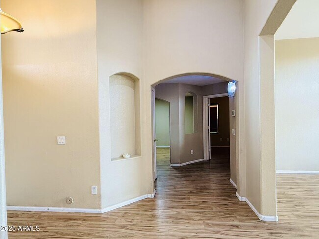 Foto del edificio - 8119 S 47th Ln