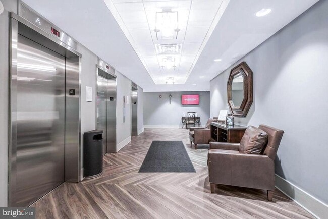 Foto del edificio - 5300 Holmes Ln
