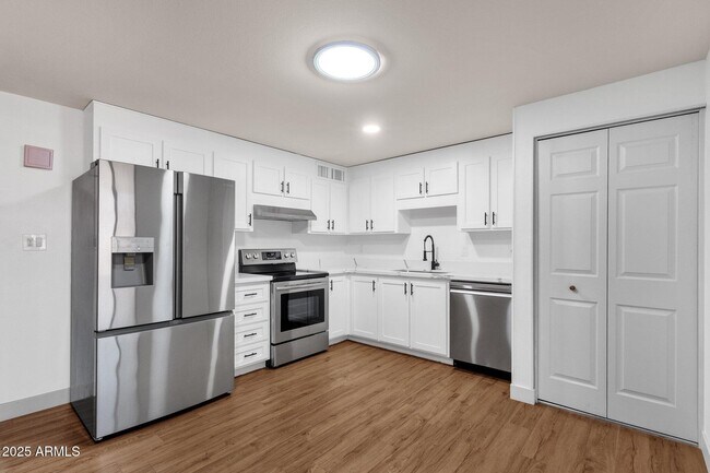 Foto del edificio - 14215 N 36th Way