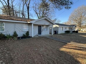 Building Photo - 1005 Wright St