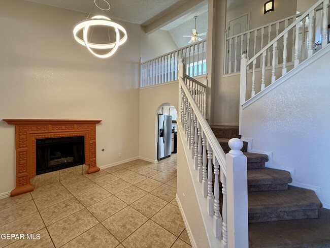 Building Photo - 7404 Luz De Lumbre Ave