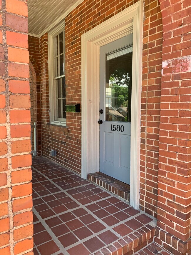 Foto del edificio - 1580 Oglethorpe St