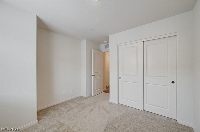 Building Photo - 3026 Baltic Grn St