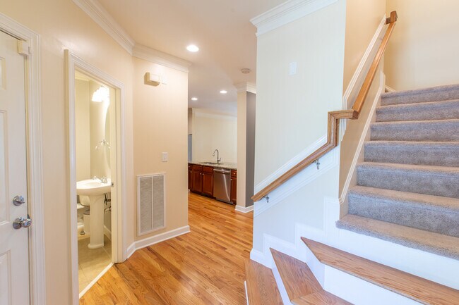 Foto del edificio - 204 Towne Ridge Ln