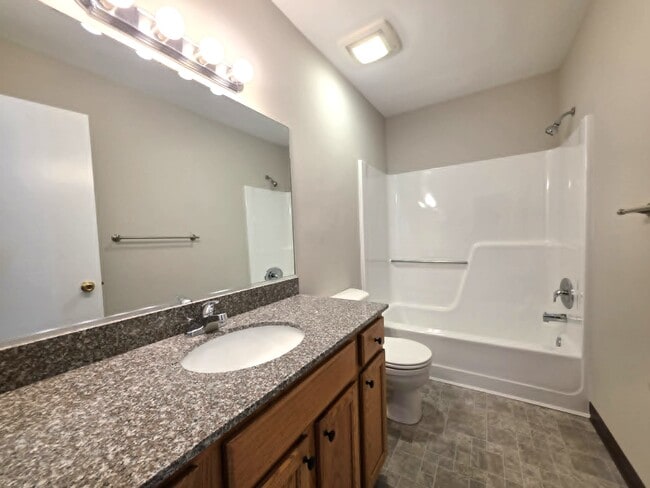 Foto del edificio - 1106 Hillcrest Ave