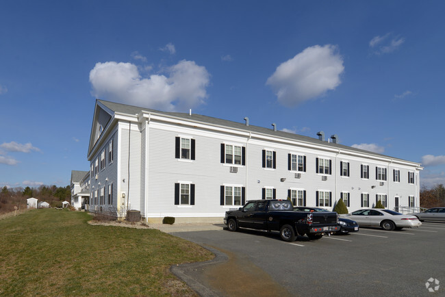 Building Photo - The Fairways