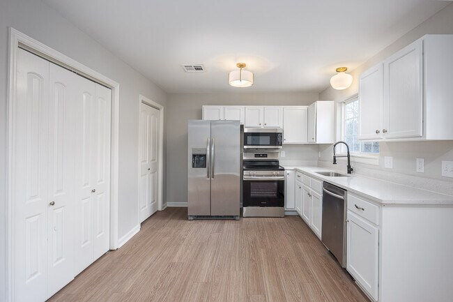 Foto del edificio - 3317B Niagara Dr