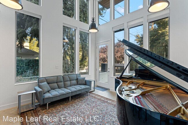 Foto del edificio - 2 br, 2.5 bath House - 1009 W Howe Street